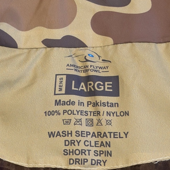 Men's Camouflage Outdoor Vest - Picture 4 of 4